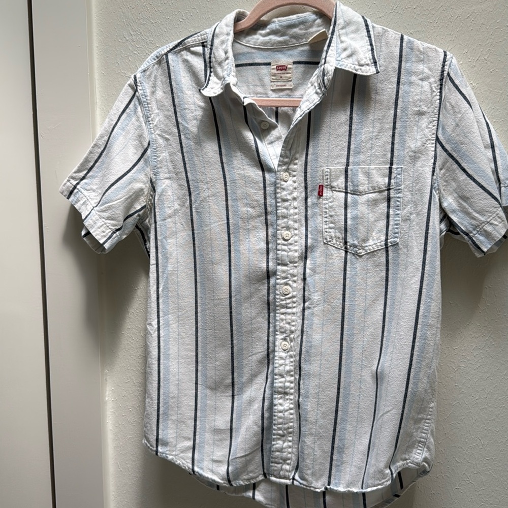 Men’s Levi’s Striped Button Up Short Sleeve Shirt Size Medium